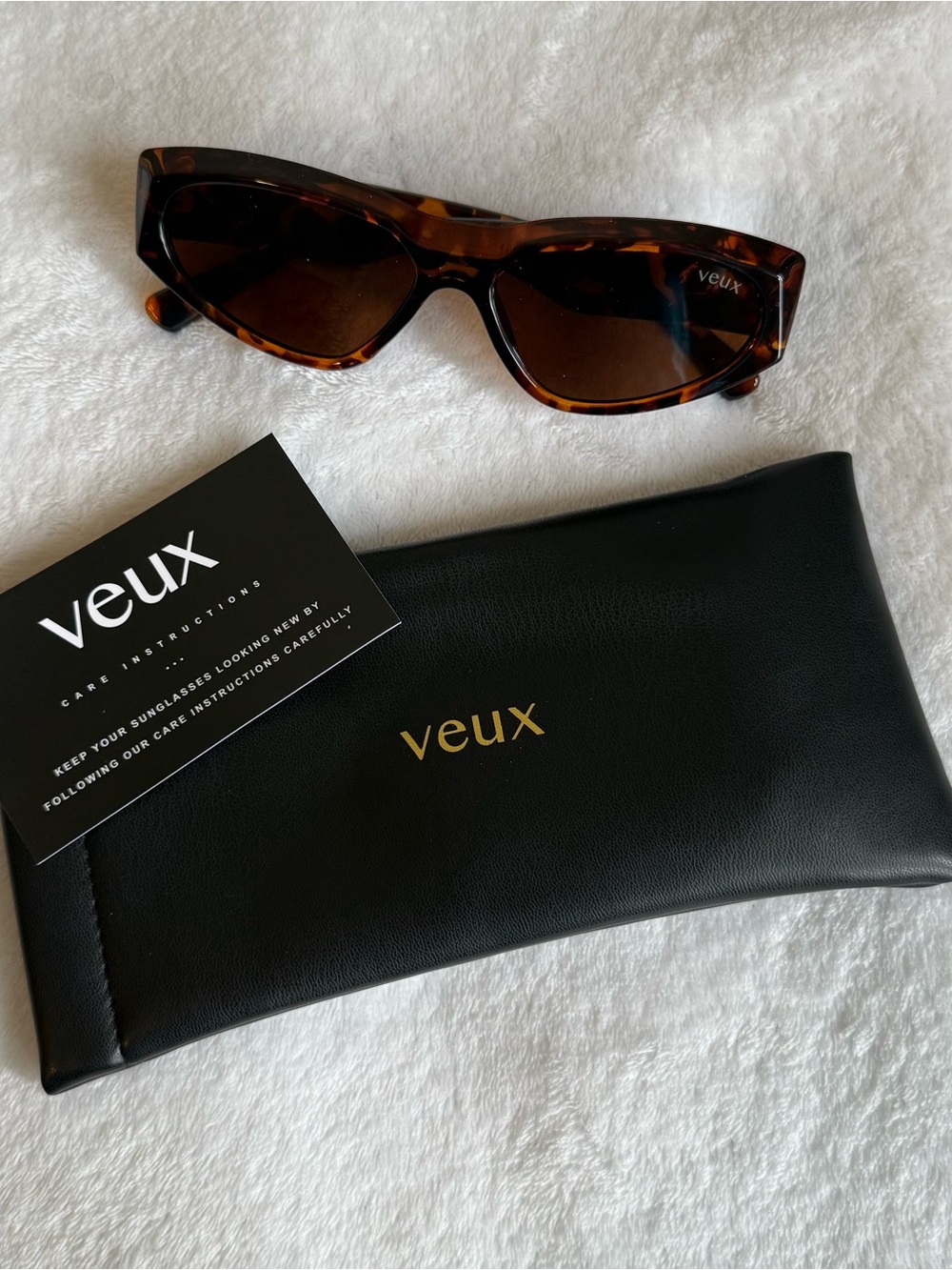 White fox brown tortoiseshell sunglasses